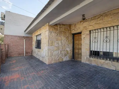 Venta Casa 4 ambientes Ituzaingo Acepta permuta