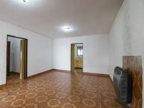 Casa 5 ambientes con 2 baños