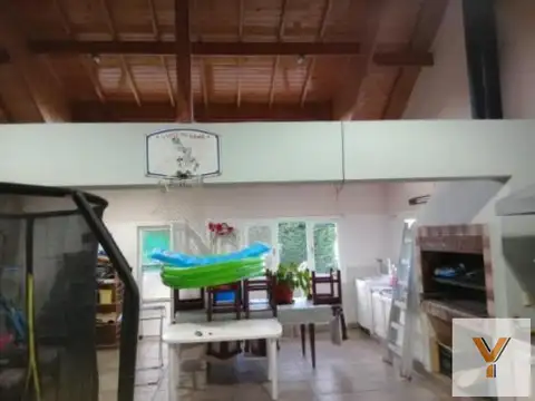 Casa en Venta con 2 cocheras