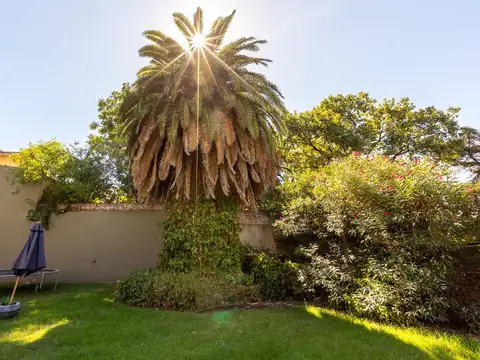 Casa en Venta con 4 cocheras