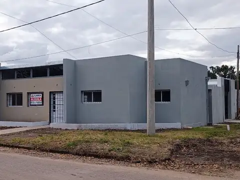 Alquiler | Casa con local comercial | Capitán Bermúdez | Barrio Posta