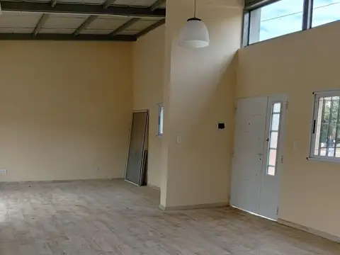 Casa 5 ambientes con 1 baño