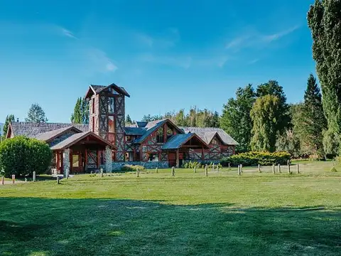 Campo en Venta Lago Puelo, a 8km de Bolsón, 82 has, laguna, costa de río, Plantacion deFruta fina,