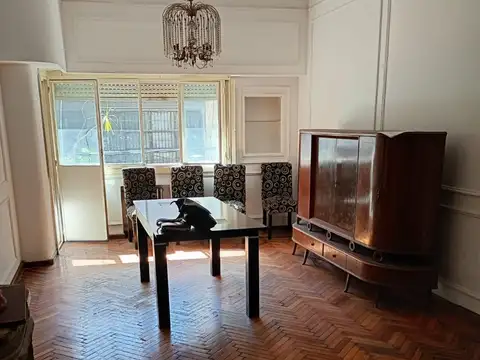 Larrea 300, Piso 1°