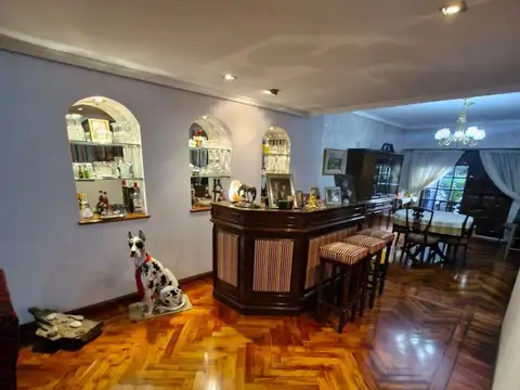 Casa 6 ambientes con 3 baños