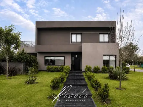 Casa en Venta en Pilar del Este - Santa Lucia, USD 208.000