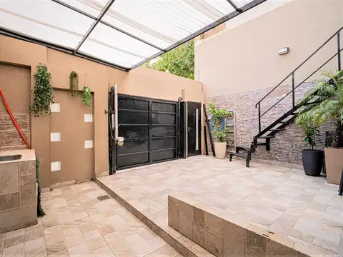 Depto Tipo Casa en Venta con 1 cocheras
