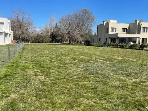 Terreno en Venta en Los Alcanfores, USD 75.000