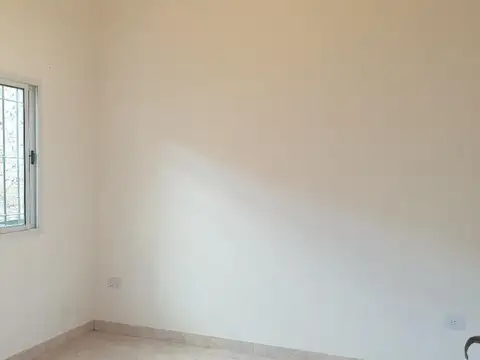Casa en Alquiler con 1 cochera