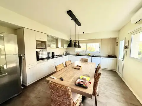 Casa en Alquiler de 4 dormitorios