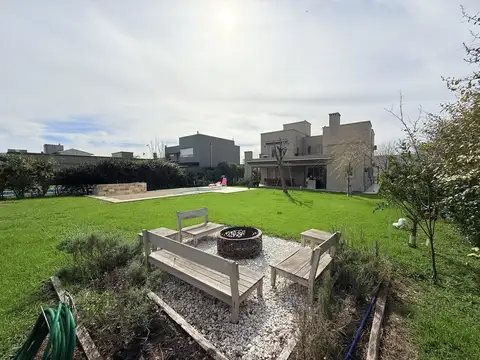 Casa en Alquiler al Este