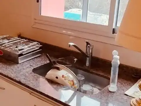 Casa 4 ambientes con 1 baño
