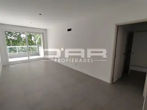 INCREÍBLE DEPARTAMENTO DE 4 AMBIENTES CON COHERA Y BAULERA