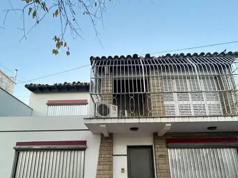 ¡OPORTUNIDAD ÚNICA EN EL CENTRO DE GODOY CRUZ!  GRAN PROPIEDAD EN VENTA