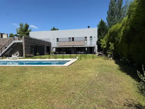 Casa en Venta de 5 dormitorios