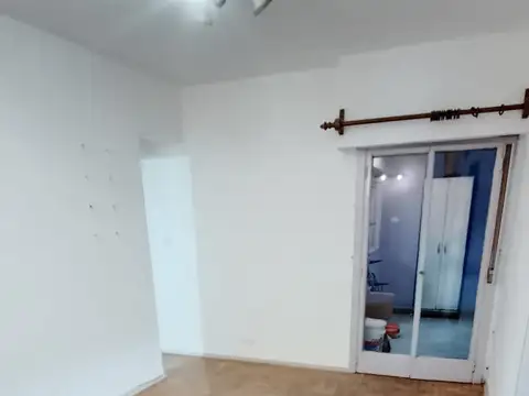 Paraguay 4200, Piso 1