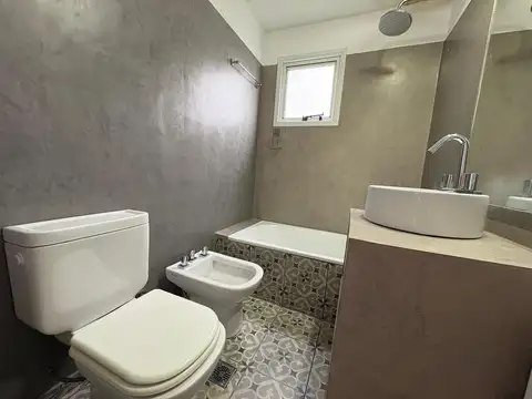 Departamento en Alquiler en Coghlan, $ 900.000