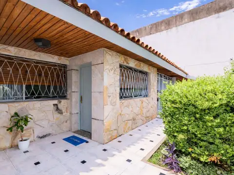 NUEVO VALOR  CASA 3 AMB PILETA QUINCHO V MADERO