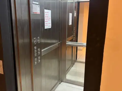 España 700, Piso 6°