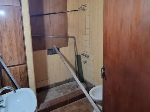 Casa en Alquiler con 3 cocheras