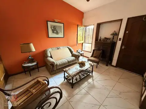 CASA EN ALQUILER CON PILETA- A UNA CUADRA DE RECTA MARTINOLLI- EXCELENTE ZONA