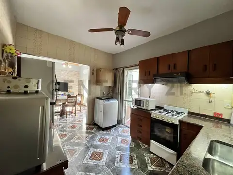 Deheza 2200, Piso 0