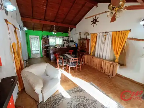 Casa 5 ambientes con 2 baños