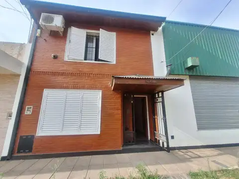 Urquiza 100