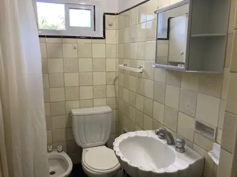 Casa 3 ambientes con 2 baños