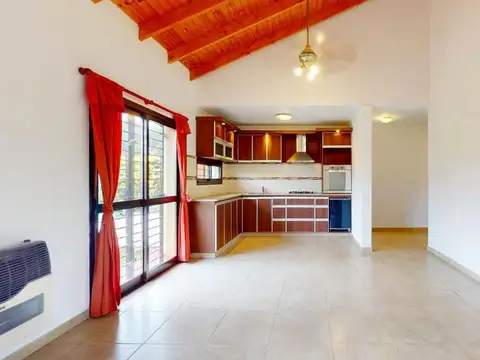 Casa 4 ambientes con 2 baños