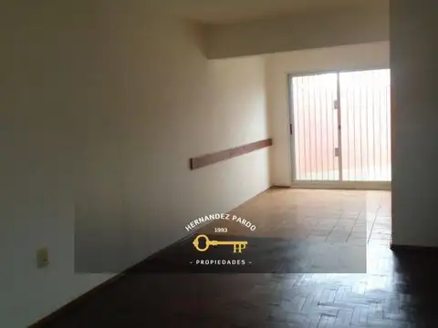 Depto Tipo Casa en Alquiler de 3 ambientes