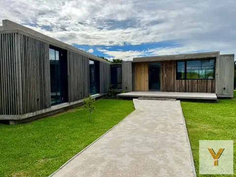 Casa en venta - 4 Dormitorios 3 Baños - 1.400Mts2 - Pinamar