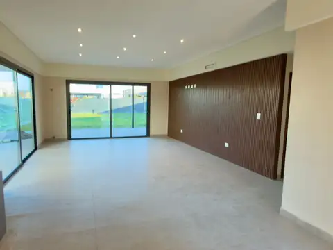 Casa Estrenar, Gran Boedo, Una Planta, 3 Dorm, 3 Baños, Calefacción, Jardín, Cochera
