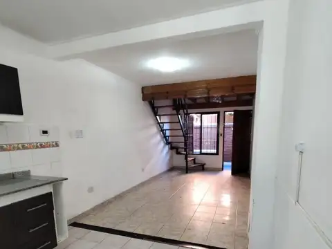 Casa 2 ambientes con 1 baño