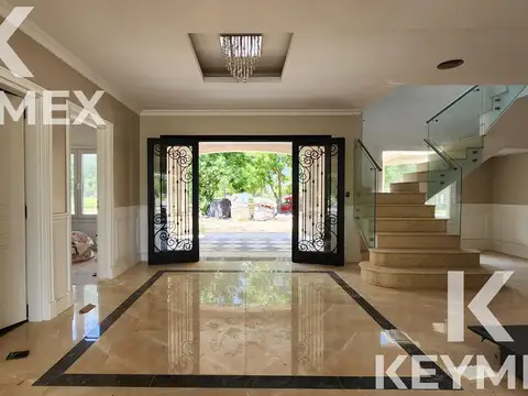 Casa 7 ambientes con 4 baños