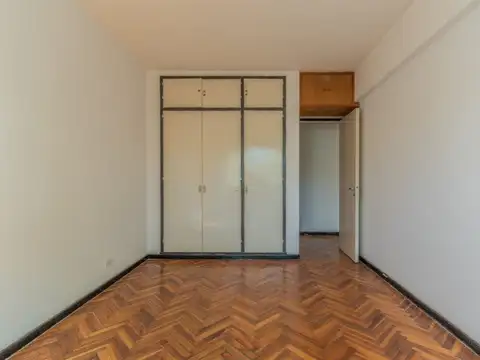 Av Diaz Velez al 4200