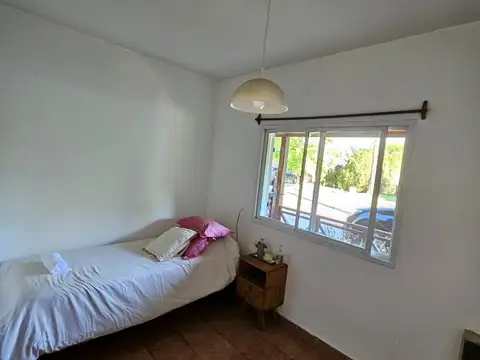 Casa en Alquiler con 2 cocheras