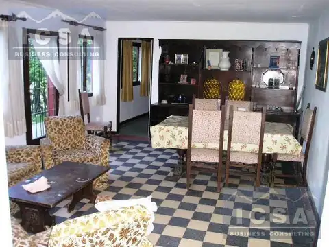 Excelente Estancia sobre dos Lagos en la cordillera de Santa Cruz
