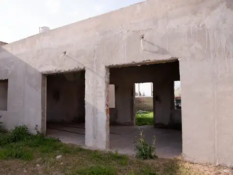 EN VENTA: CASA EN CONSTRUCCIÓN