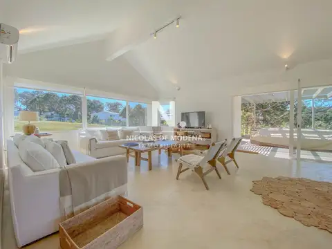 Hermosa casa en  barrio cerrado en Jose Ignacio