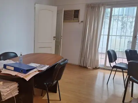 Oficina 2 ambientes con 2 baños