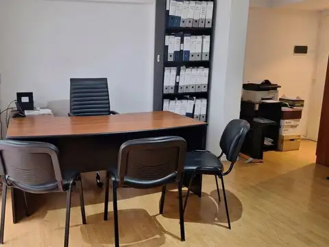 Venta Oficina de 58 m² con patio propio Galería de La Flor San Nicolás