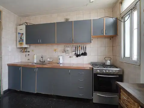 Departamento 4 amb. en Venta Parque Patricios.