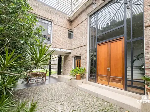 Venta / permuta - Casa 4 dormitorios con jardín, pileta y cochera doble - Barrio Martin, Rosario.