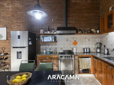 Casa en Venta en Luis Guillon, USD 195.000