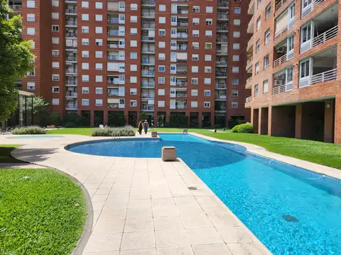 Amplio  y moderno 4 ambientes con cochera, vista río-ciudad, gran pileta y jardines en Núñez
