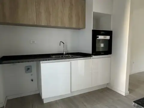 Primero de Mayo 2000, Piso 6