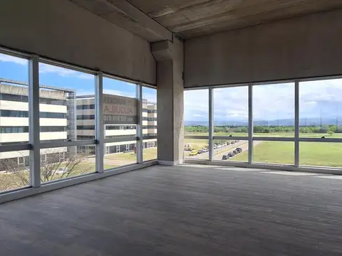 Oficina 2 ambientes con 7 baños