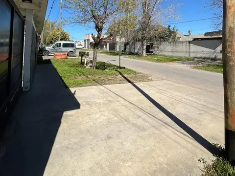 Oportunidad   Lote de 10 x 36, sobre asfalto y con gas Nat