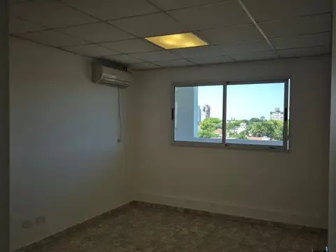 Hipólito Yrigoyen  al 7800